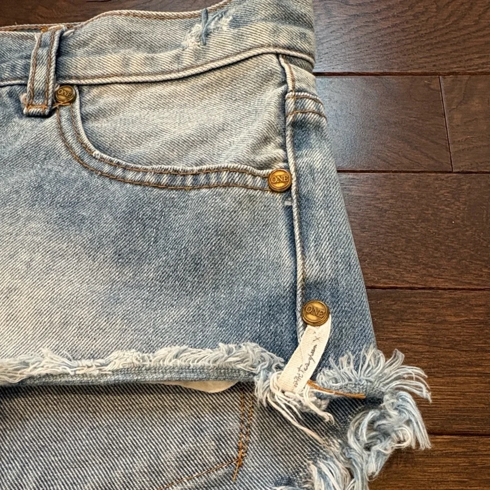 One Teaspoon Rollers Shorts Cut Offs Women's 28 Button Fly Distressed Light Wash - Picture 9 of 10